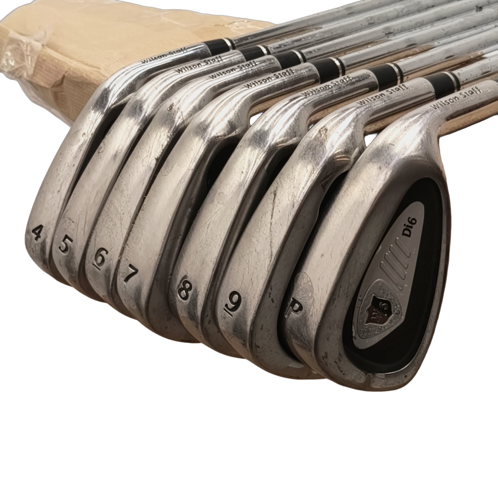 Wilson Staff Di6 Jernsæt / 4-PW / Flex Regular / Stål [model:birefnet-general] [bg:handrolled]