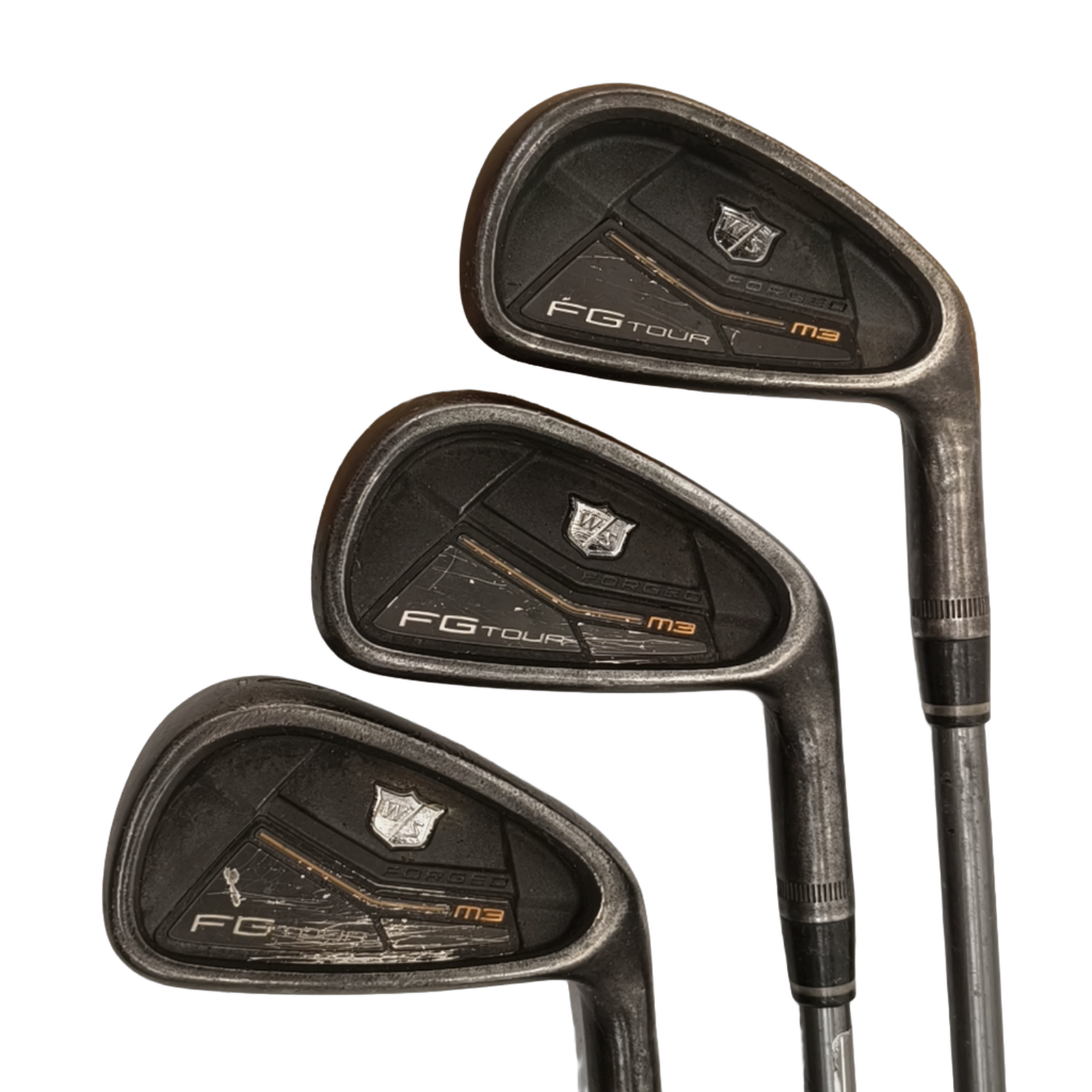 Wilson Staff FG Tour M3 Jernsæt / 4-PW+GW / Flex Regular / Grafit [model:birefnet-general] [bg:handrolled]