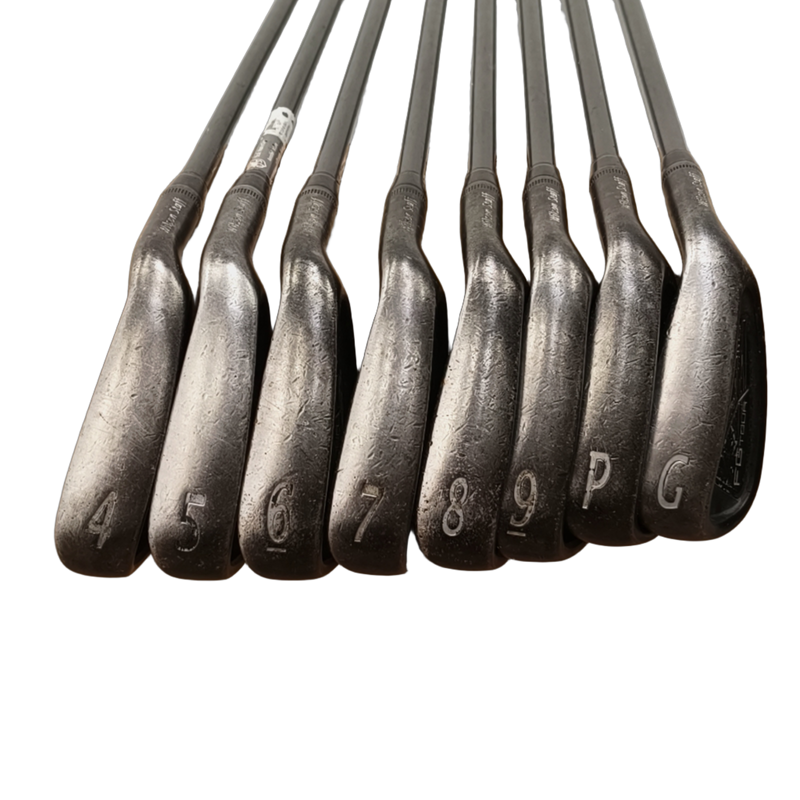 Wilson Staff FG Tour M3 Jernsæt / 4-PW+GW / Flex Regular / Grafit [model:birefnet-general] [bg:handrolled]