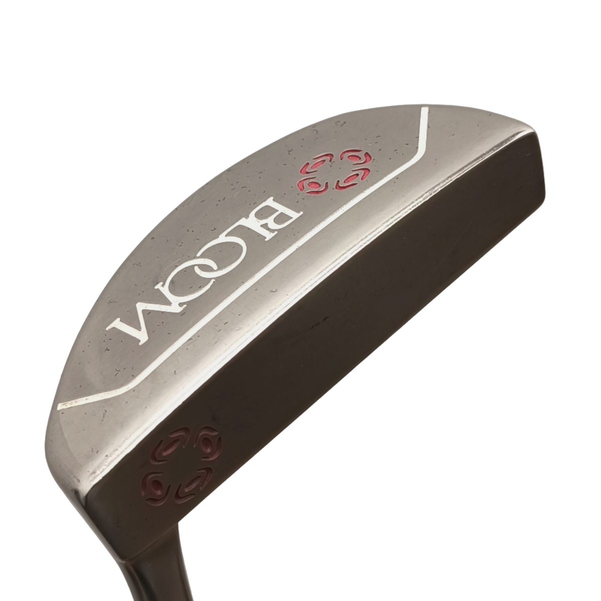 Cleveland Bloom Putter / 33" [model:birefnet-general] [bg:handrolled]