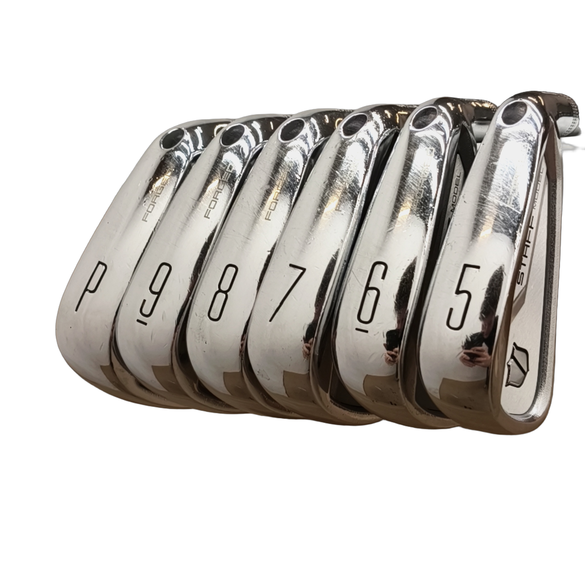 Wilson Staff Model 2025 Jernsæt / 5-PW / Flex Regular / Stål [model:birefnet-general] [bg:handrolled]