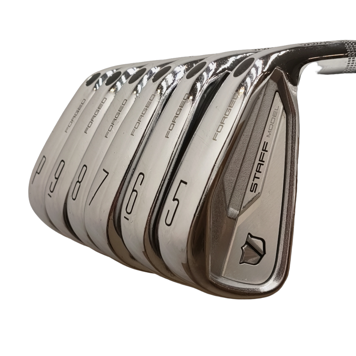 Wilson Staff Model 2025 Jernsæt / 5-PW / Flex Regular / Stål [model:birefnet-general] [bg:handrolled]