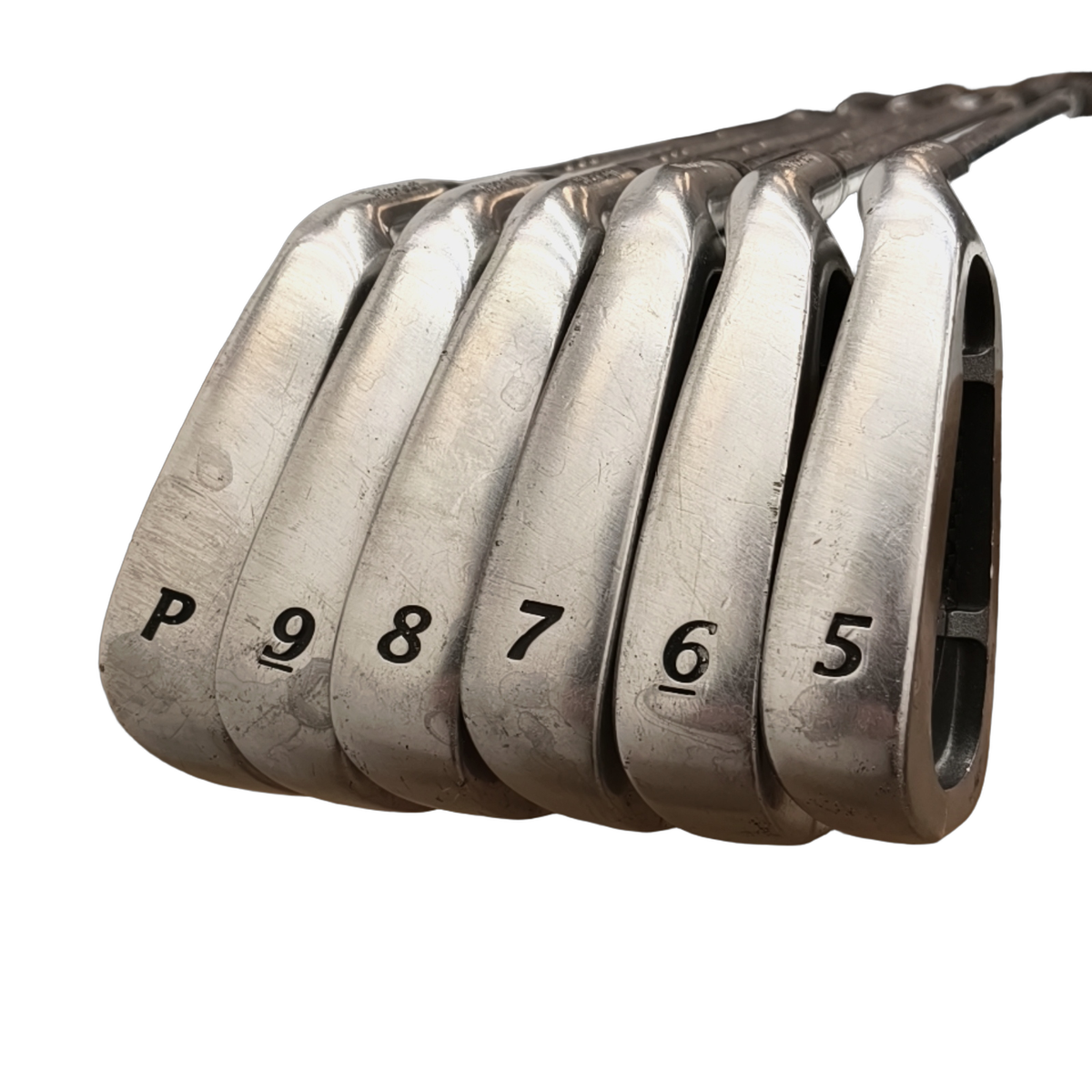 Wilson Staff Di5 Jernsæt / 5-PW / Flex Regular / Stål [model:birefnet-general] [bg:handrolled]