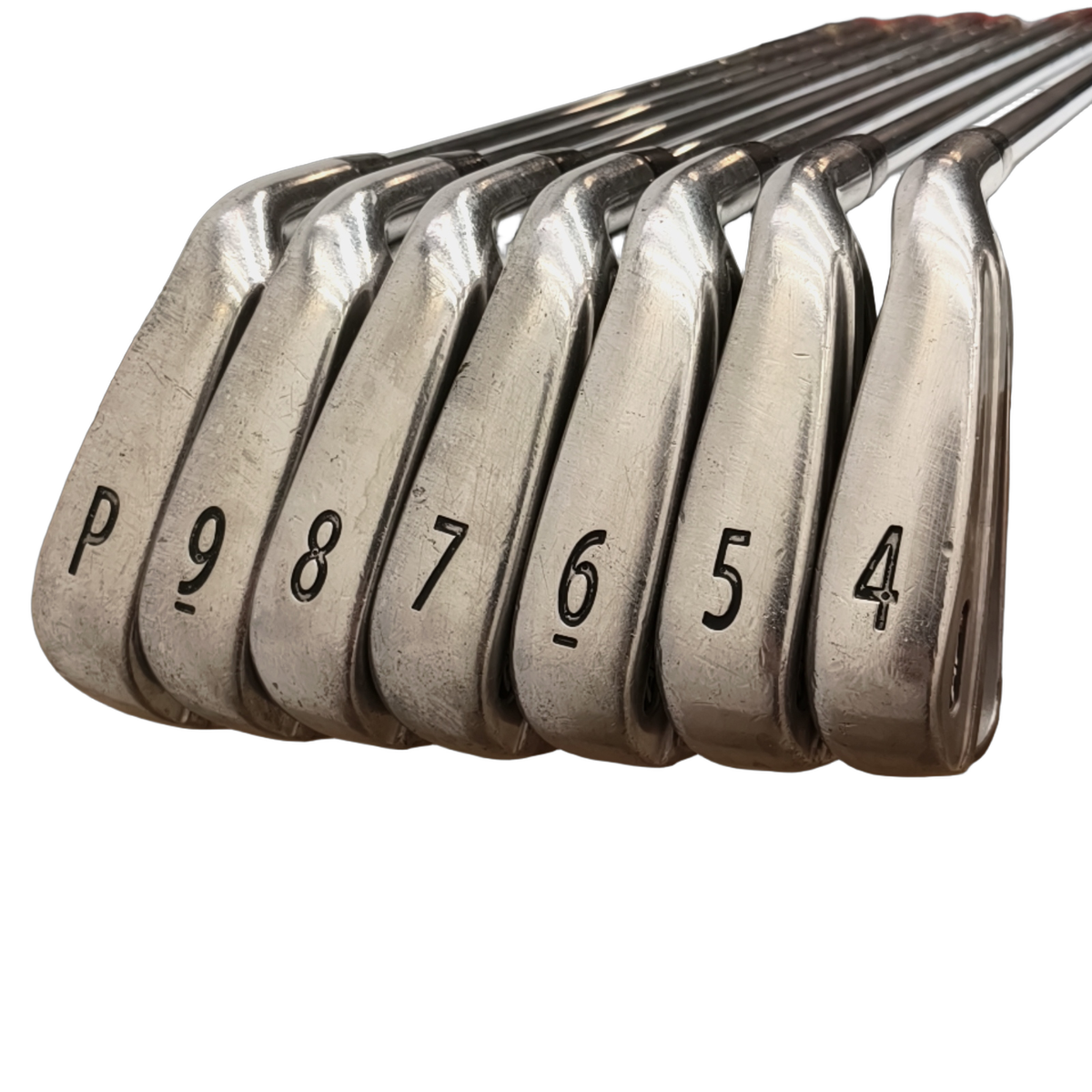 Titleist AP1 Iron Set / 4-PW / Flex Regular / Steel [model:birefnet-general] [bg:handrolled]