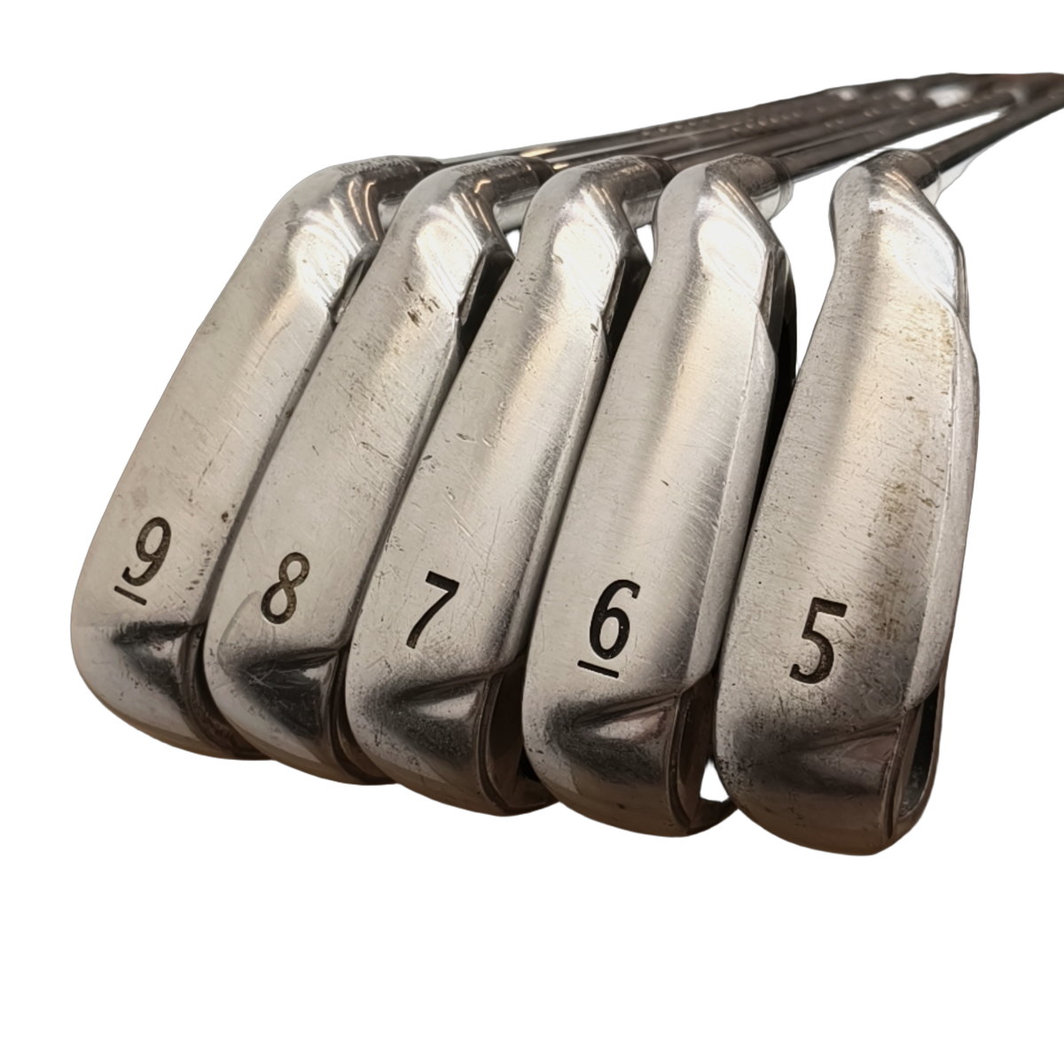 Wilson Staff D100 Jernsæt / 5-9i / Flex Uniflex / Stål [model:birefnet-general] [bg:handrolled]