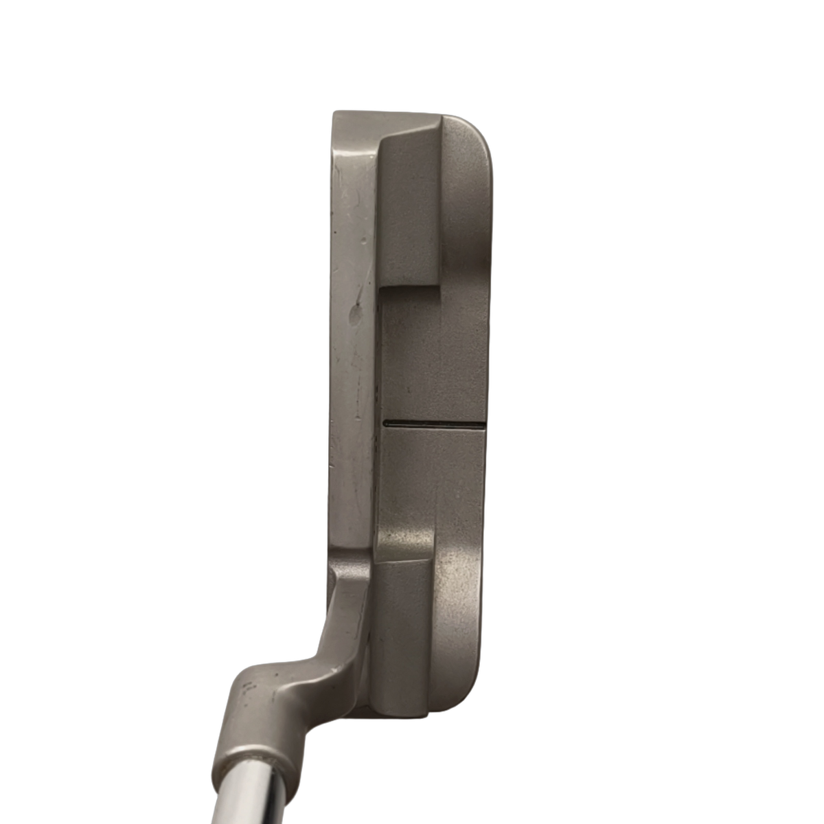 Cobra Blade Putter / 34" [model:birefnet-general] [bg:handrolled]