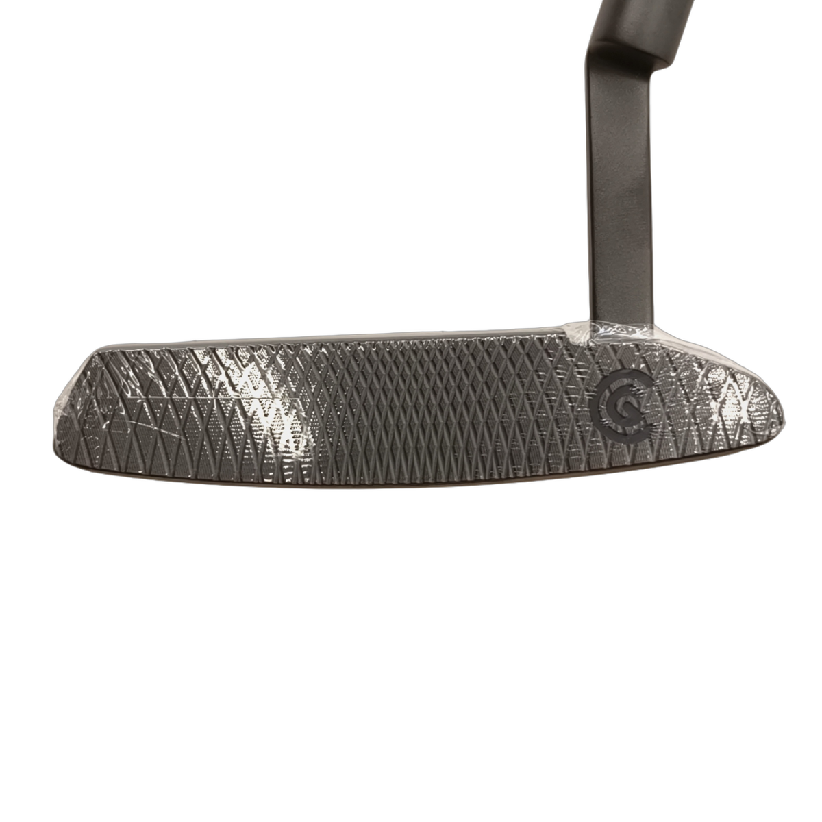 Cleveland Huntington Beach #4 Putter / 33" [model:birefnet-general] [bg:handrolled]