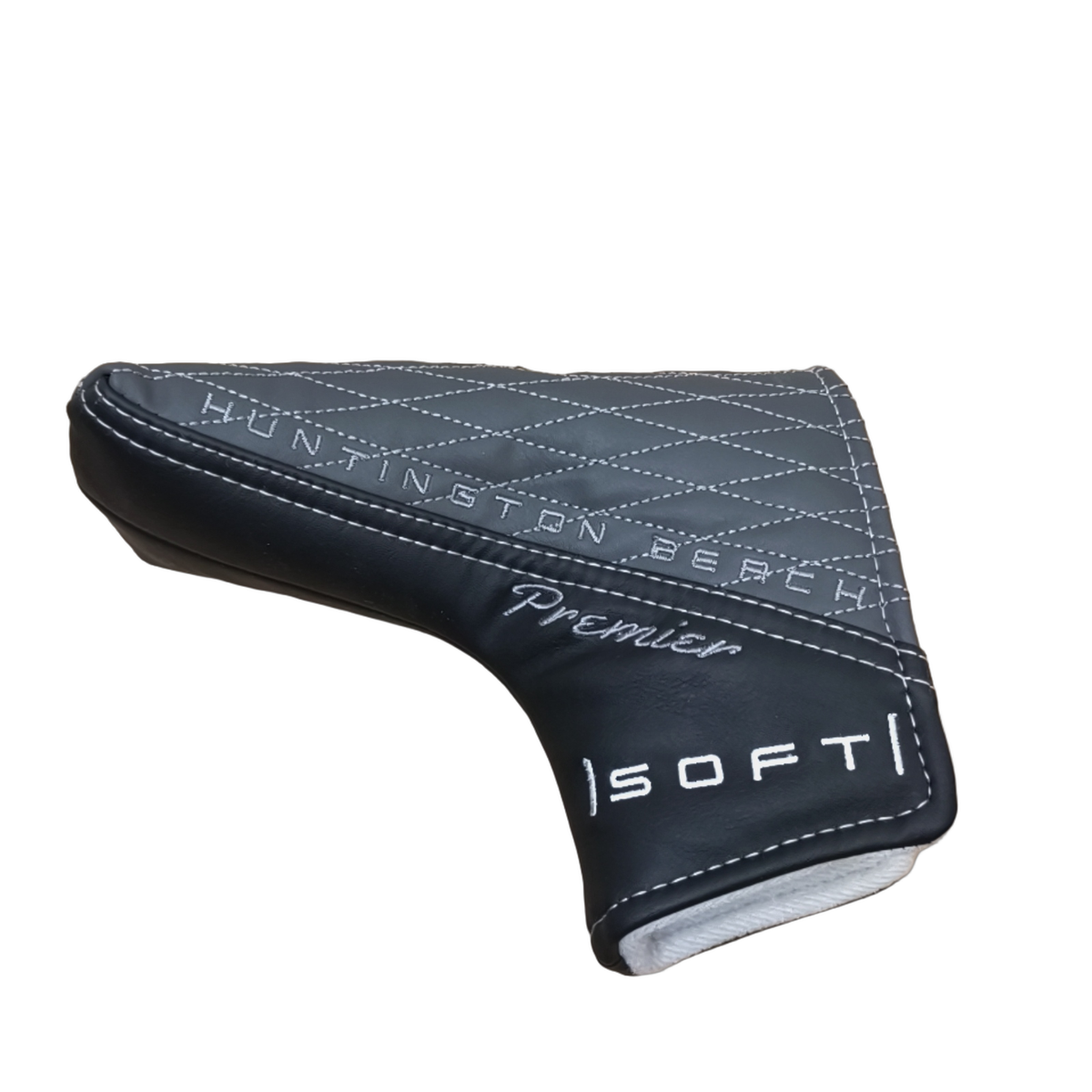 Cleveland Huntington Beach Soft Premier #4 Putter / 33" [model:birefnet-general] [bg:handrolled]