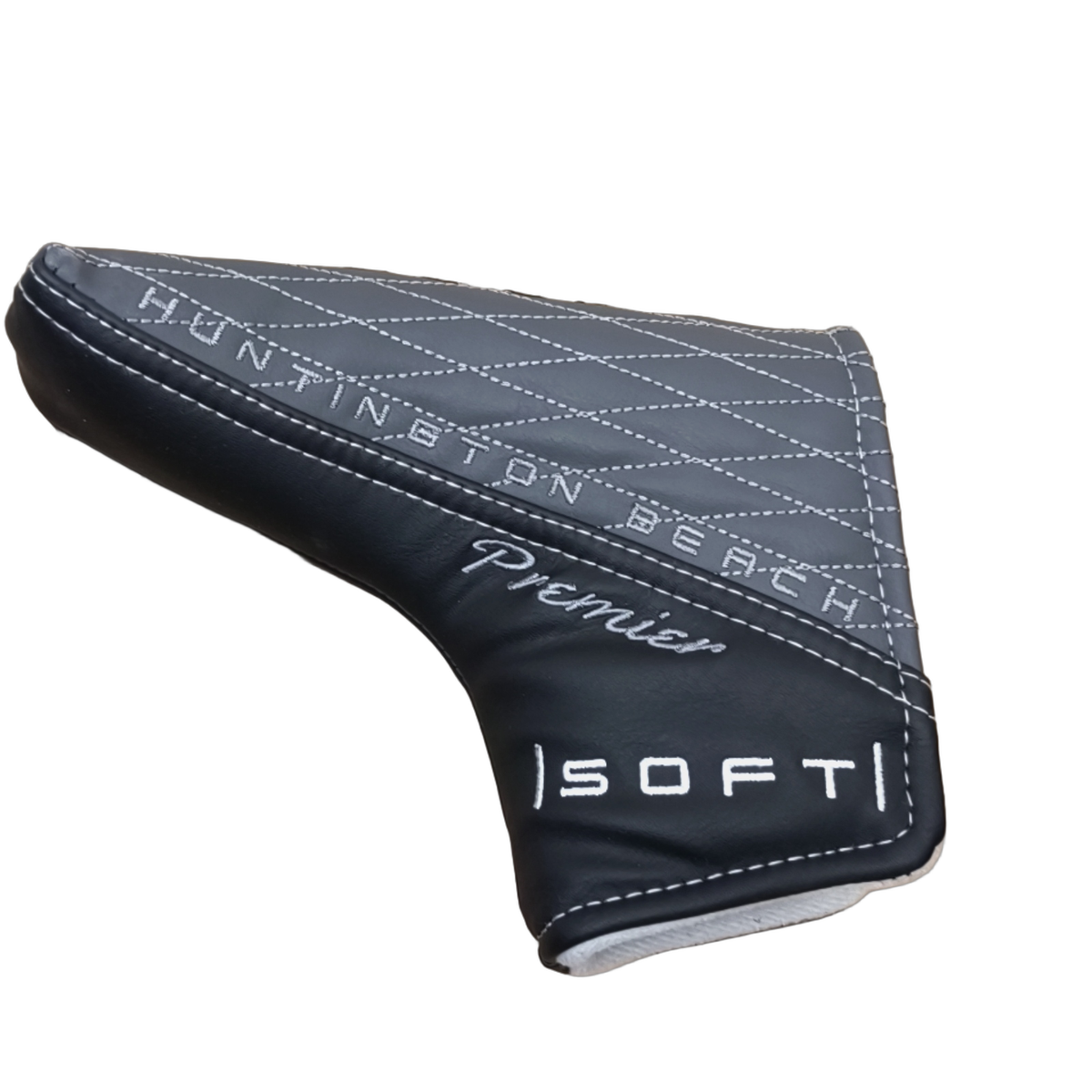 Cleveland Huntington Beach Soft Premier #4 Putter / 33" [model:birefnet-general] [bg:handrolled]