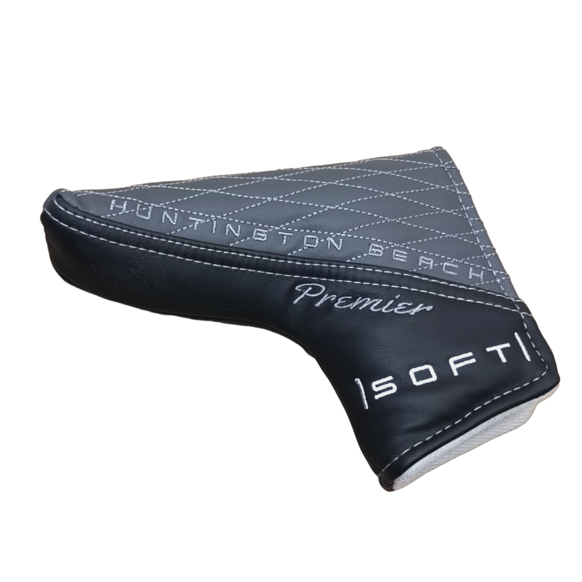 Cleveland Huntington Beach Soft Premier #4 Putter / 33" [model:birefnet-general] [bg:handrolled]