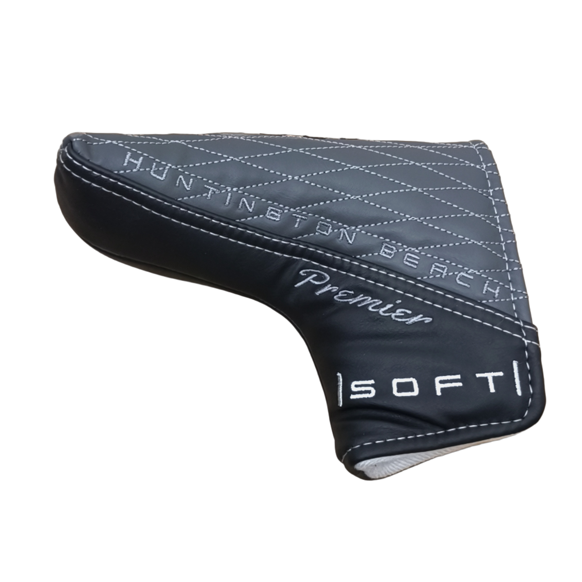 Cleveland Huntington Beach Soft Premier #4 Putter / 33" [model:birefnet-general] [bg:handrolled]