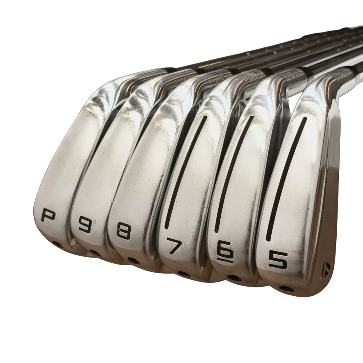 TaylorMade P790 2025 Eisenset / 5-PW / Flex Stiff / Stahl [model:birefnet-general] [bg:handrolled]