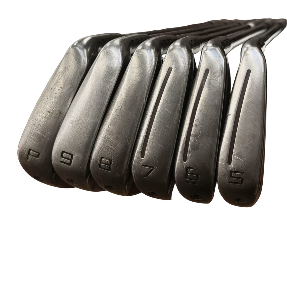 TaylorMade P790 Battle Worn Jernsæt / 5-PW / Flex Stiff / Stål [model:birefnet-general] [bg:handrolled]