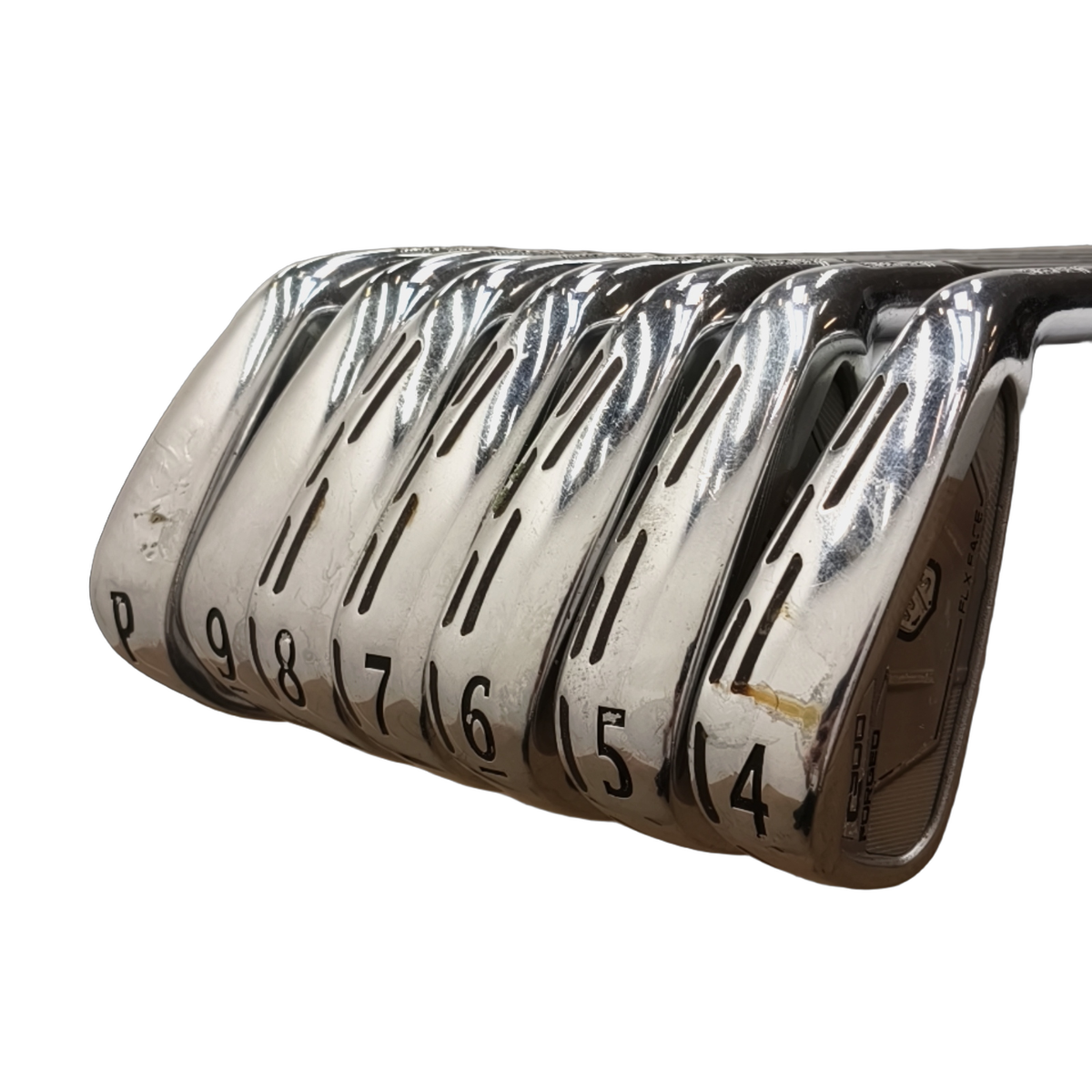 Wilson Staff C300 Forged Jernsæt / 4-PW / Flex Stiff / Stål [model:birefnet-general] [bg:handrolled]