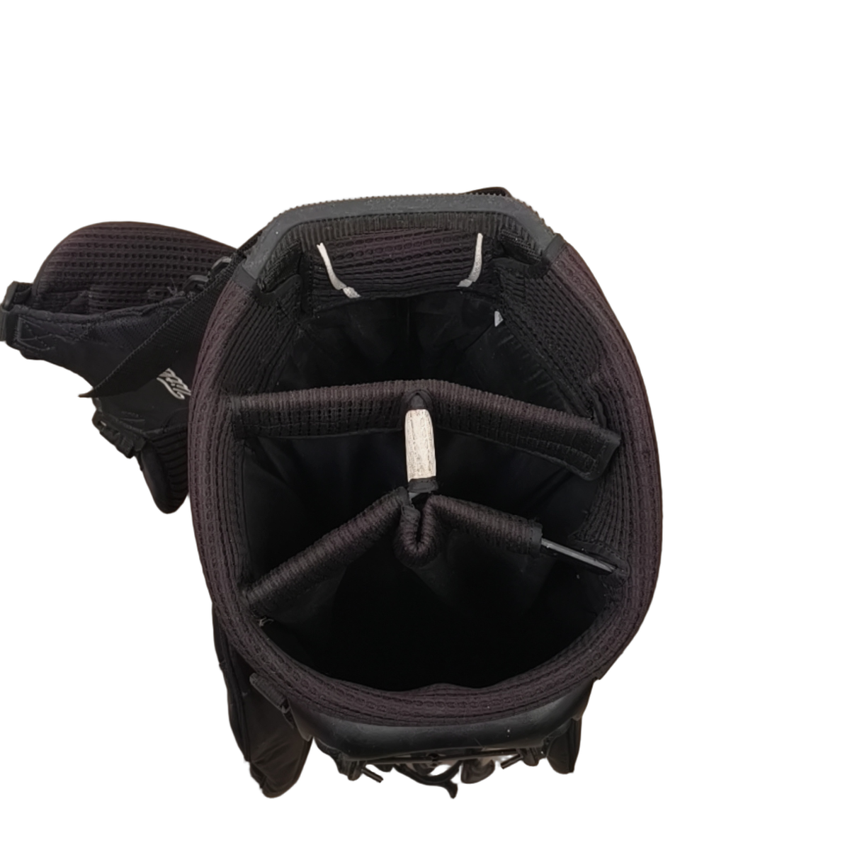 Titleist  Golf Bag / 4-Rum / Sort [model:birefnet-general] [bg:handrolled]