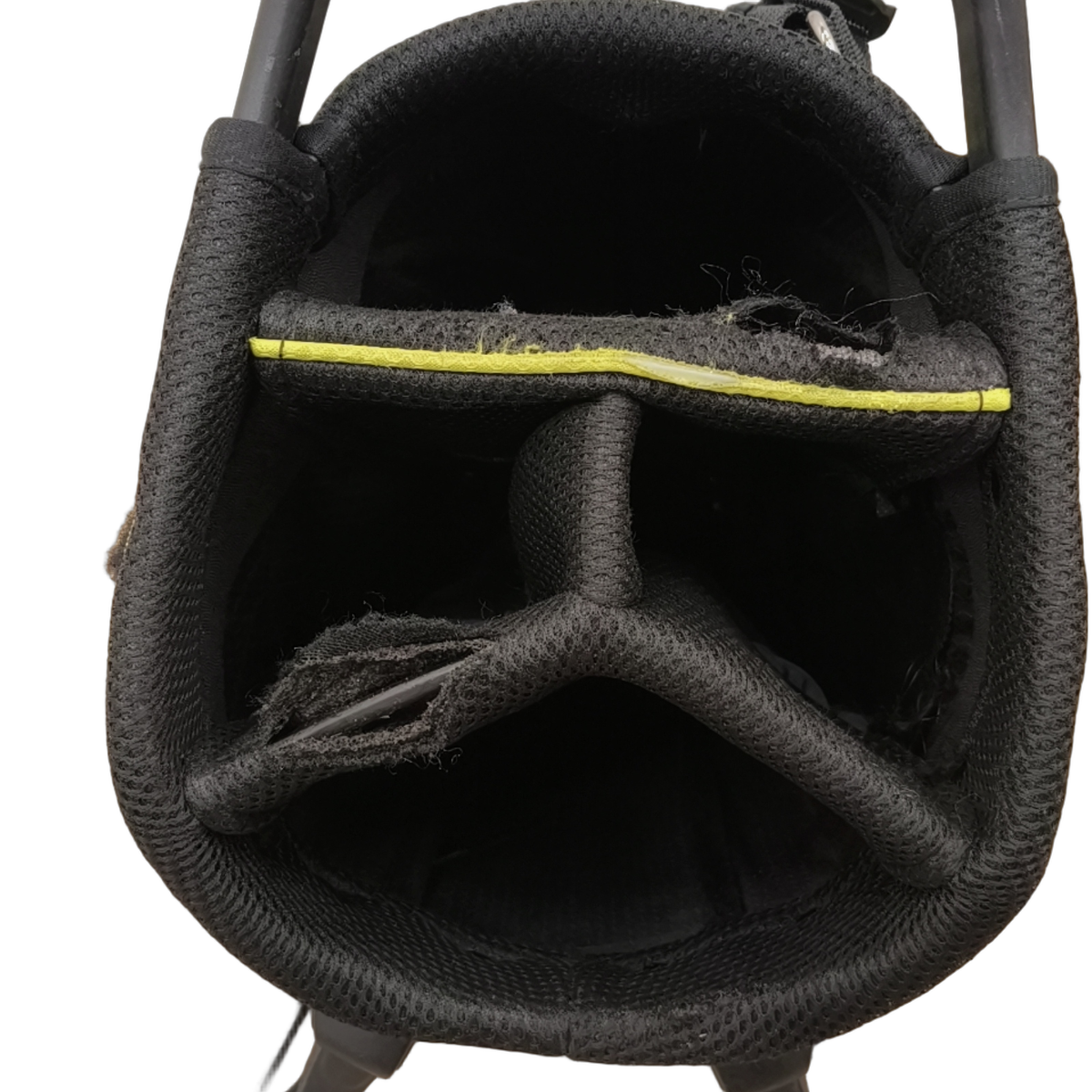 Wilson Staff Golf Bag / 4-Rum / Sort [model:birefnet-general] [bg:handrolled]