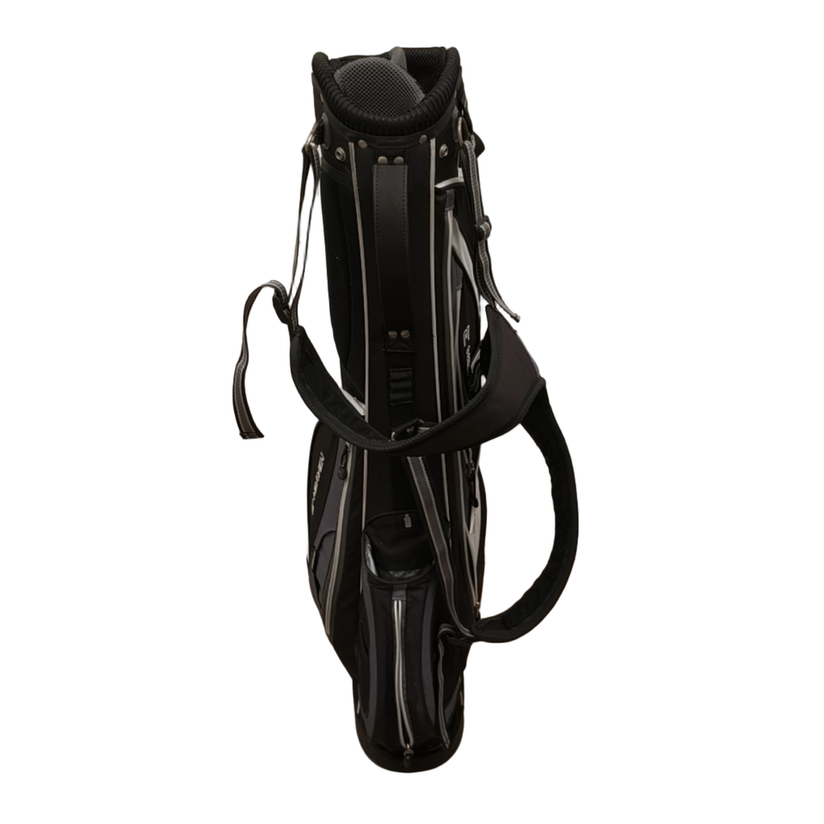 Big Max Heaven 3 Golf Bag / 5-Rum / Sort [model:birefnet-general] [bg:handrolled]