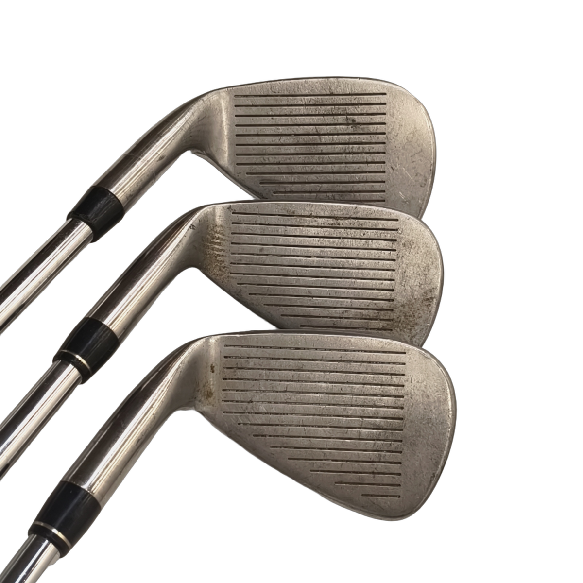 TaylorMade 320 Jernsæt / 3-PW+SW / Flex Regular / Stål [model:birefnet-general] [bg:handrolled]