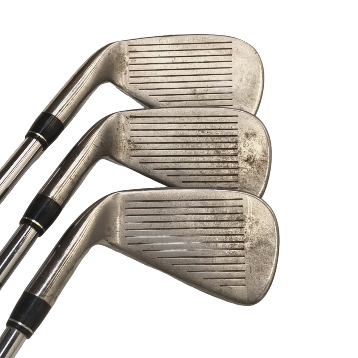 TaylorMade 320 Jernsæt / 3-PW+SW / Flex Regular / Stål [model:birefnet-general] [bg:handrolled]