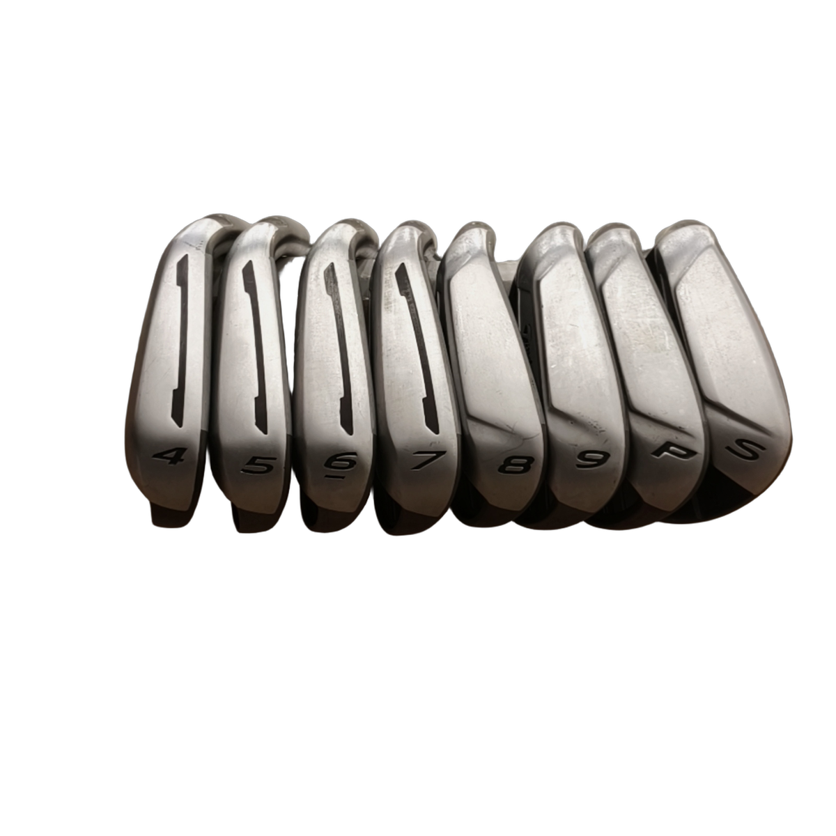 Venstre TaylorMade Speed Blade Jernsæt / 4-PW+SW / Flex Regular / Grafit [model:birefnet-general] [bg:handrolled]