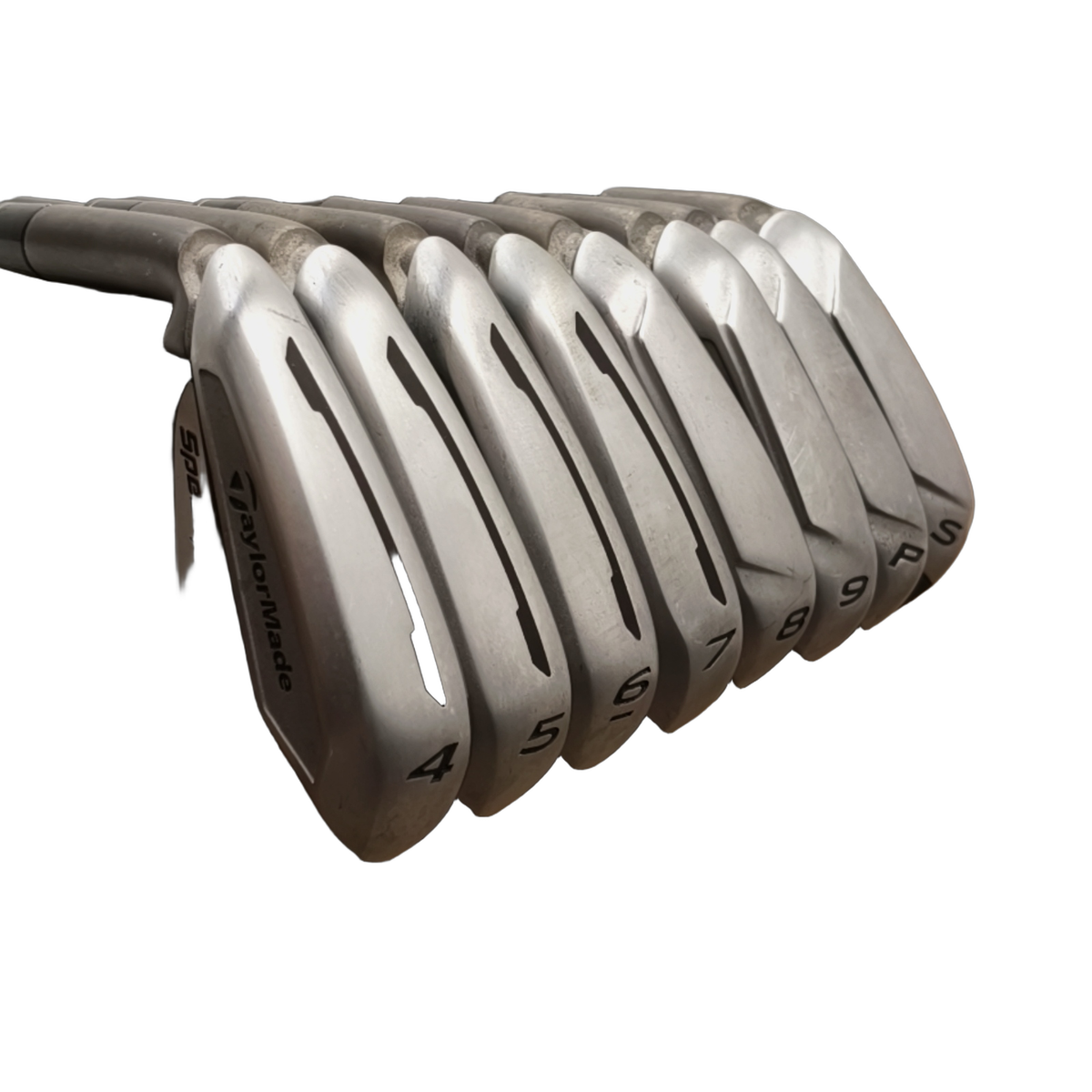 Venstre TaylorMade Speed Blade Jernsæt / 4-PW+SW / Flex Regular / Grafit [model:birefnet-general] [bg:handrolled]