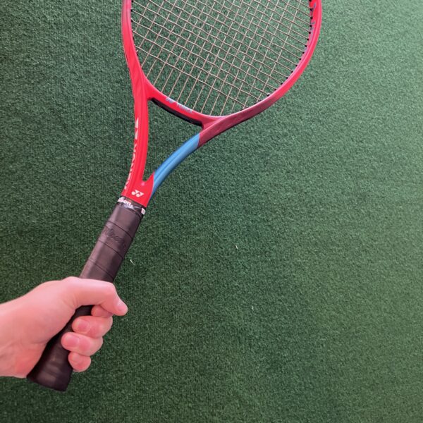 Yonex Vcore 100L 280G Rød/Sort inkl. Professionel Opstrengning Tennis Ketcher Brugt Som NY